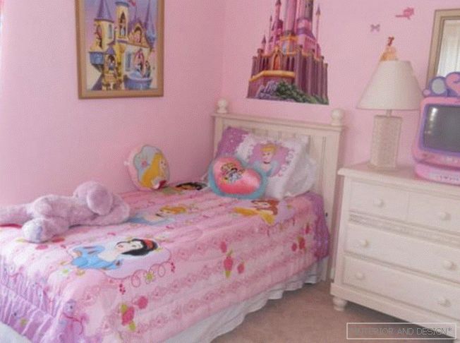 Slinavke ustvarjajo otroško sobo za spanje