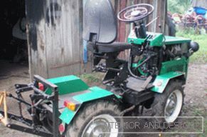 Samo-izdelan mini traktor ni tako težak, kot se zdi.